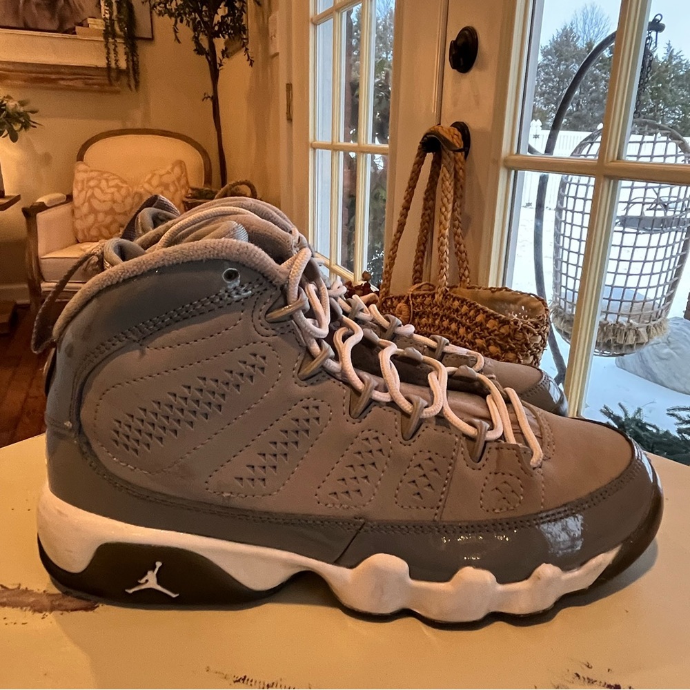 Retro Air Jordan 9’s Size 4y